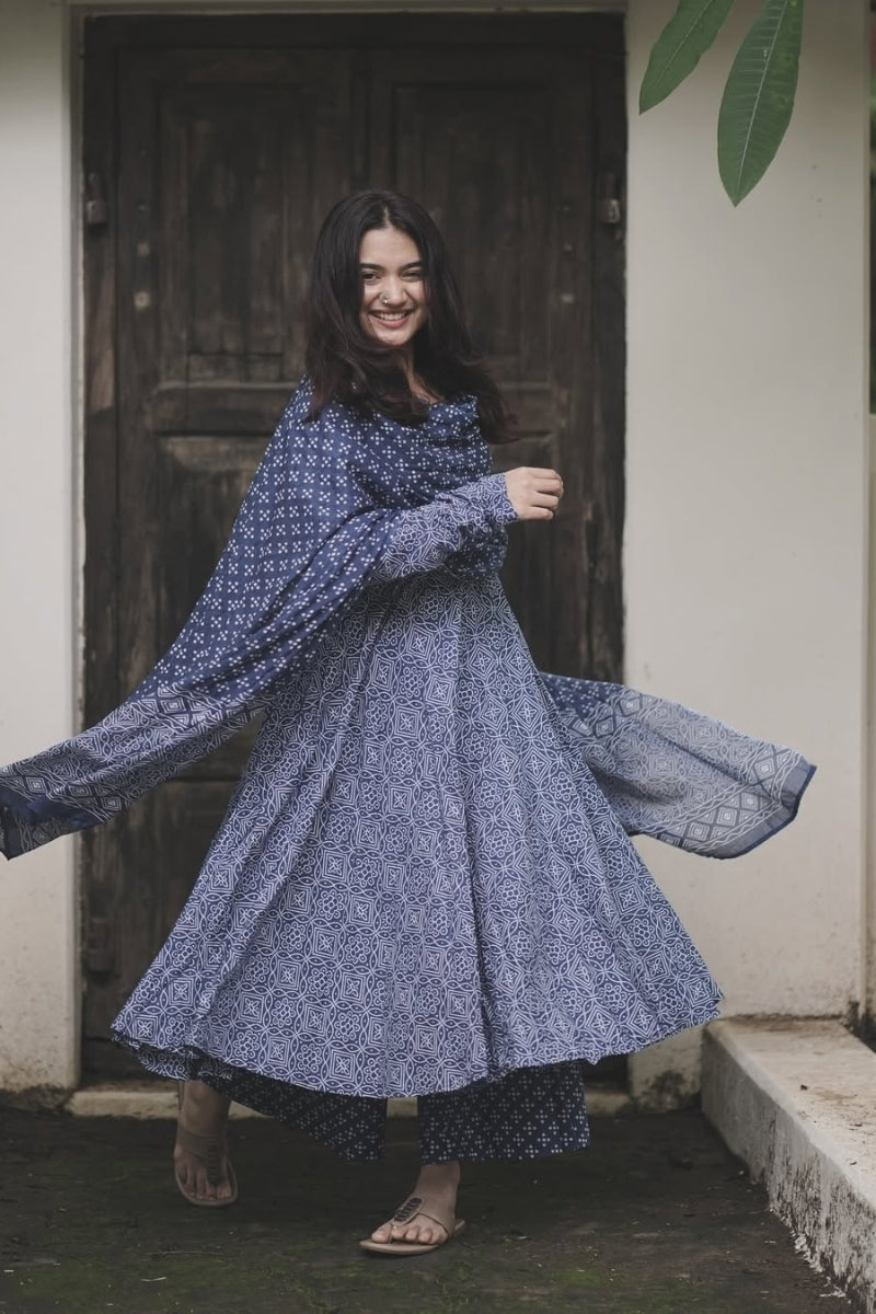 Women's Ethnic Anarkali Kurta Pant Set in Slub Rayon with Dupatta