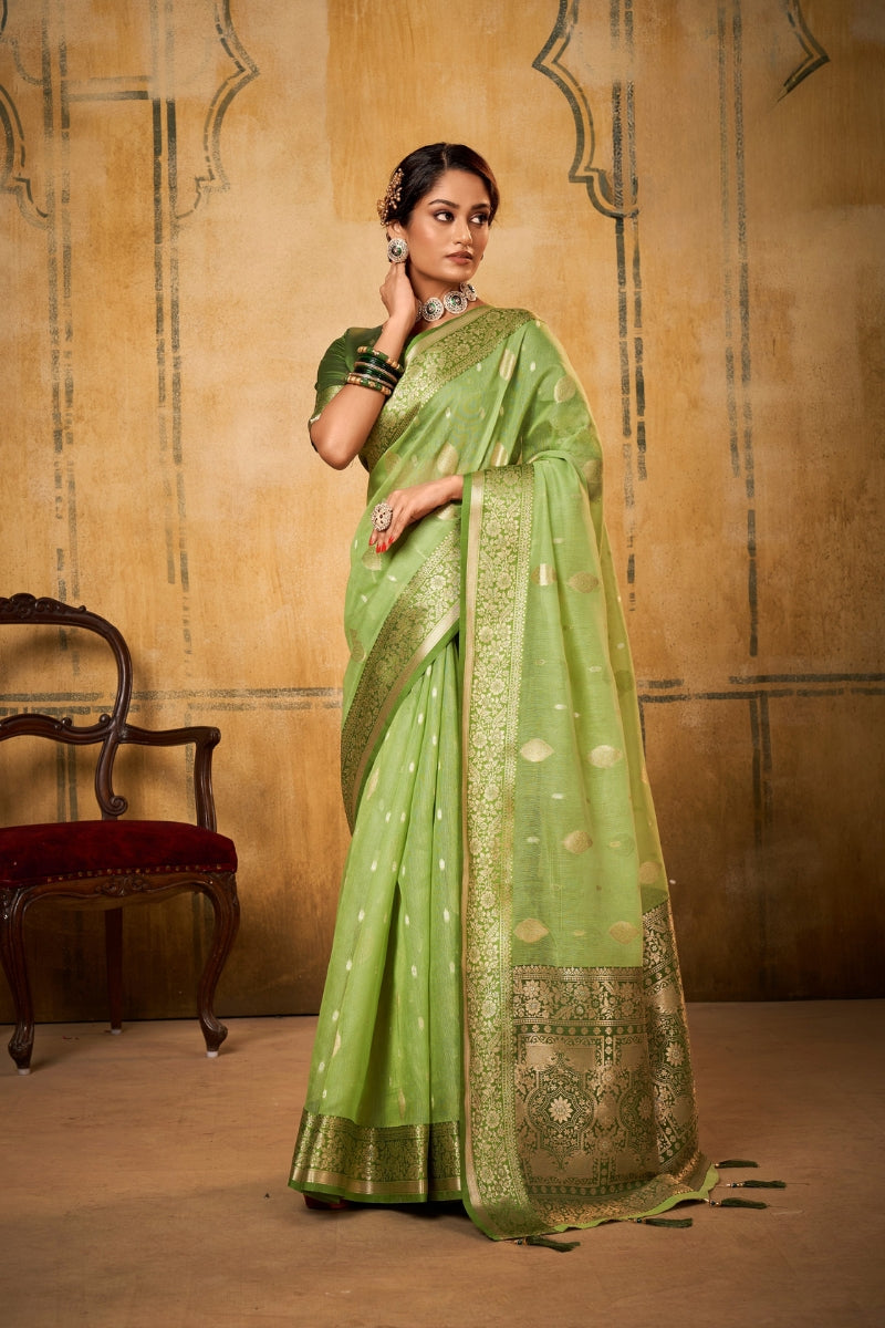 Elegant Lightweight Saree for Party & Festive Wear