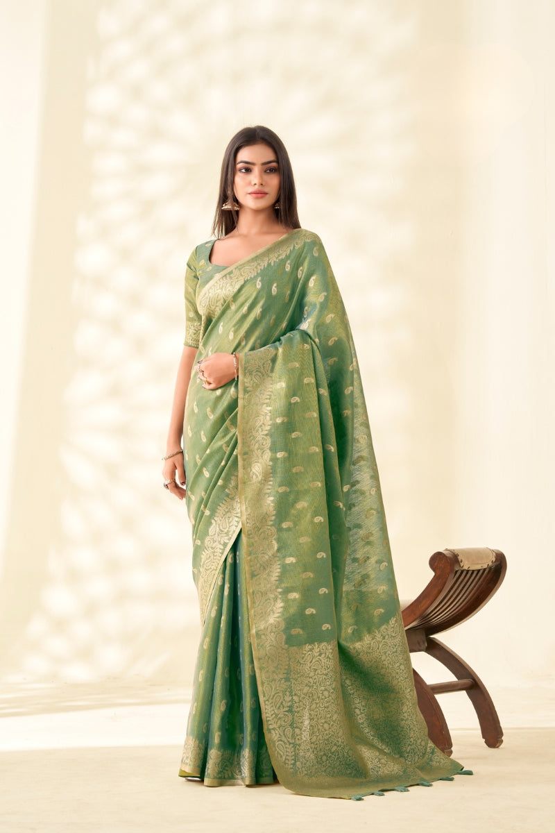 Elegant Lightweight Saree for Festive & Formal Occasions