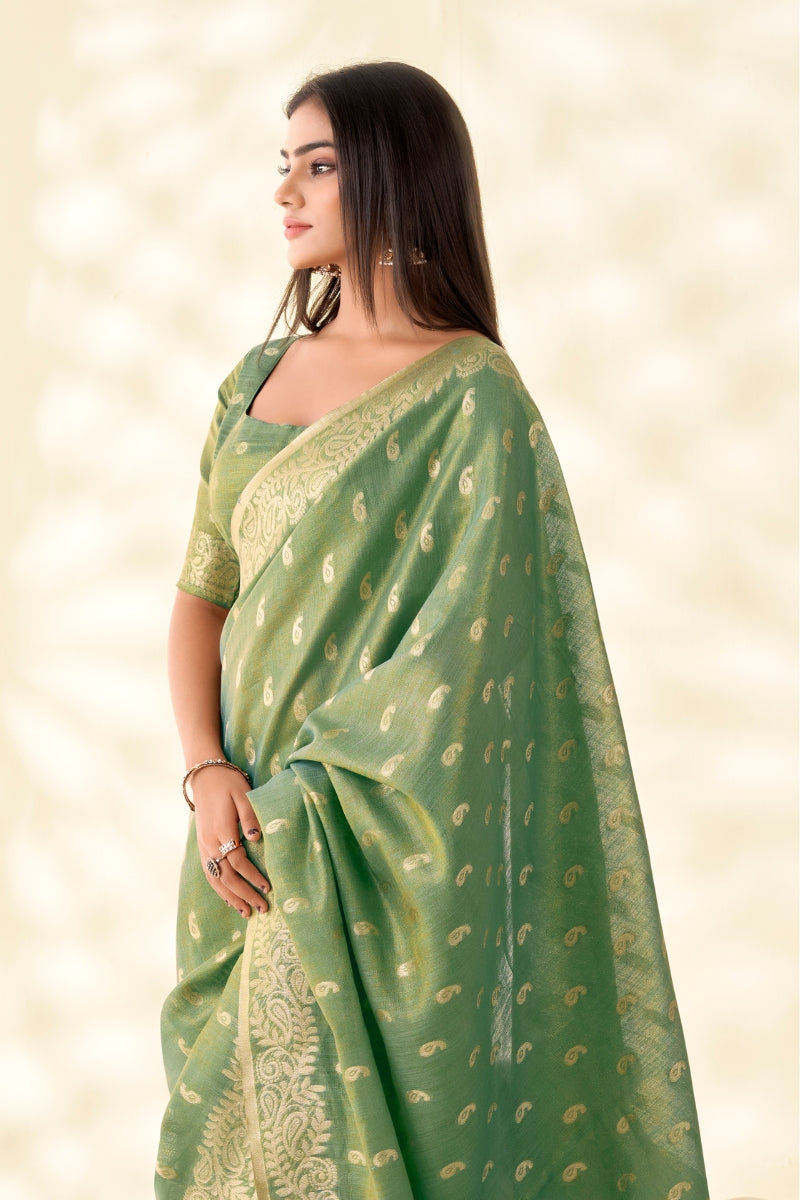 Elegant Lightweight Saree for Festive & Formal Occasions